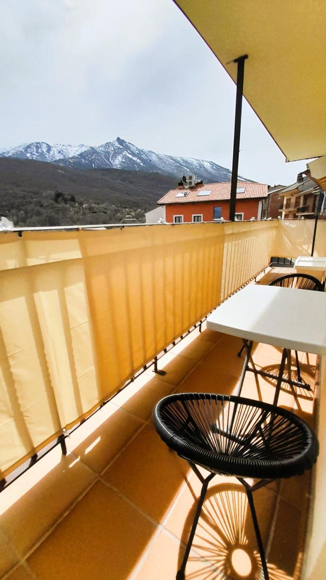 Апартаменты La Casona Serranillos Экстерьер фото